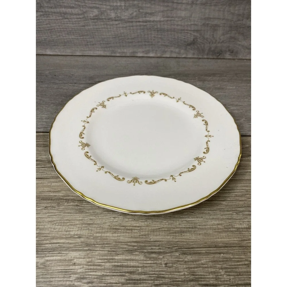 Royal Worcester Gold Chantilly Fine‎ Bone China 8 inch Salad Plate England White